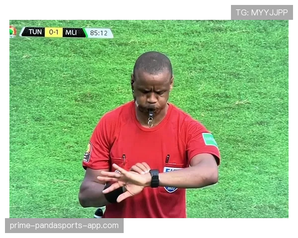 半场哨吹响规则：裁判判定补时和终场的关键标准